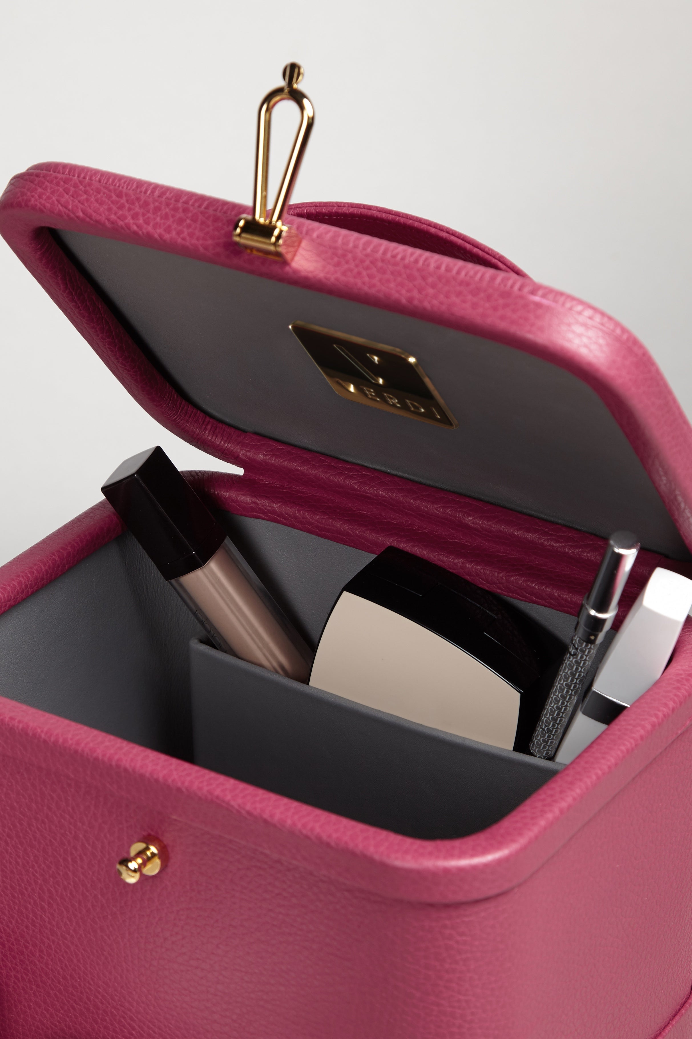 Atelier Verdi Livia Garnet Pink small vanity case products